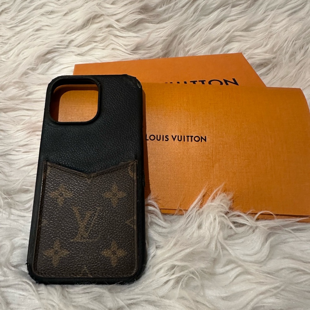 Louis Vuitton Iphonene 14 Pro Max and hone case